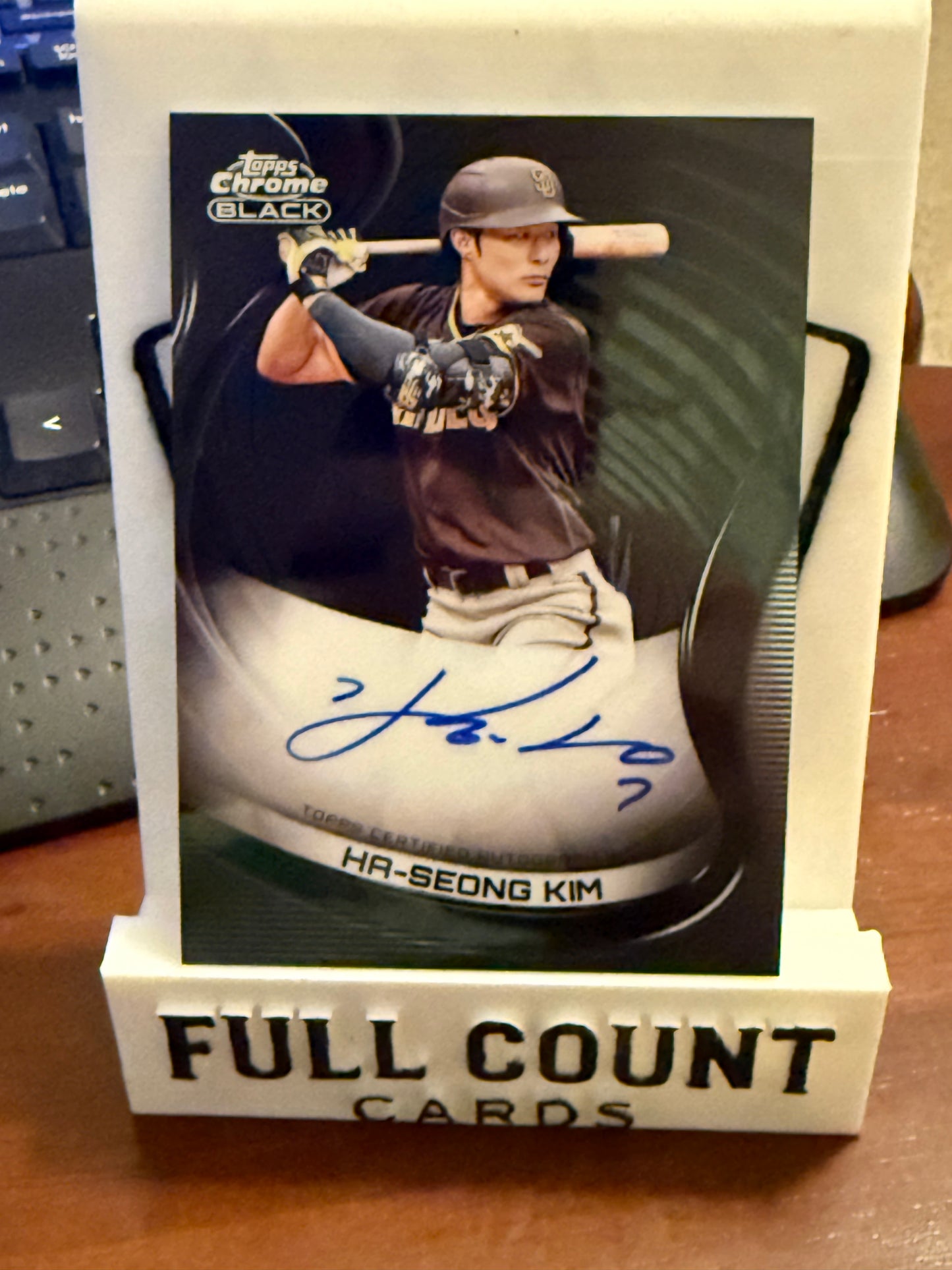 2022 Topps Chrome Black Ha-Seong Kim Auto #CBA-HSK Padres On -Card Auto RC SSP
